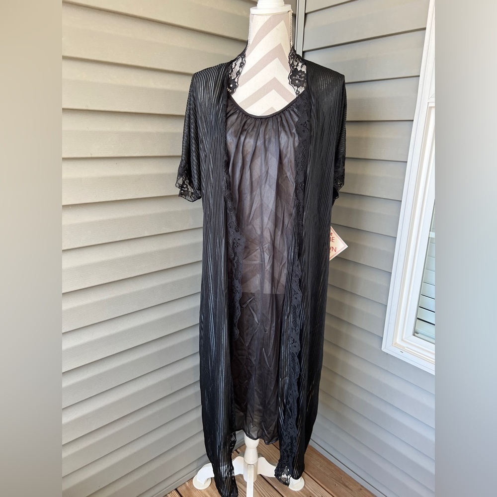 NWT- VINTAGE PRIVATE MOMENTS BLACK SET ROBE & NIGHT GOWN BLACK LACE Sz M - Picture 3 of 7